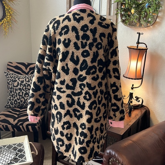 Leopard and Light Pink Shacket - Picture 3 of 7